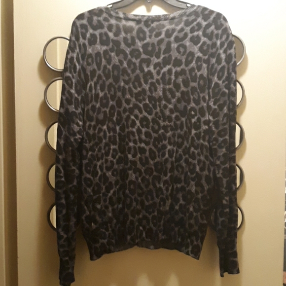 🌺GEORGE Sweater - Picture 3 of 3